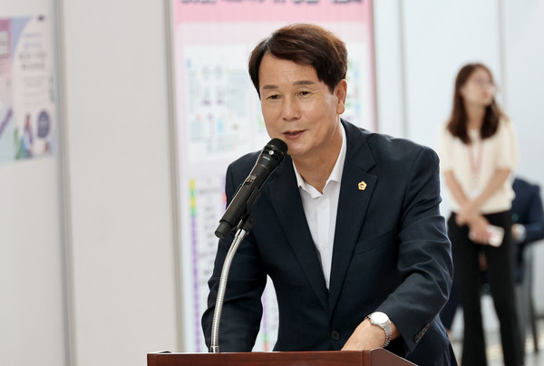 대전시의회 이상래 의장은 13일 대전여성 취,창업박람회 참석했다.(사진=대전시의회)